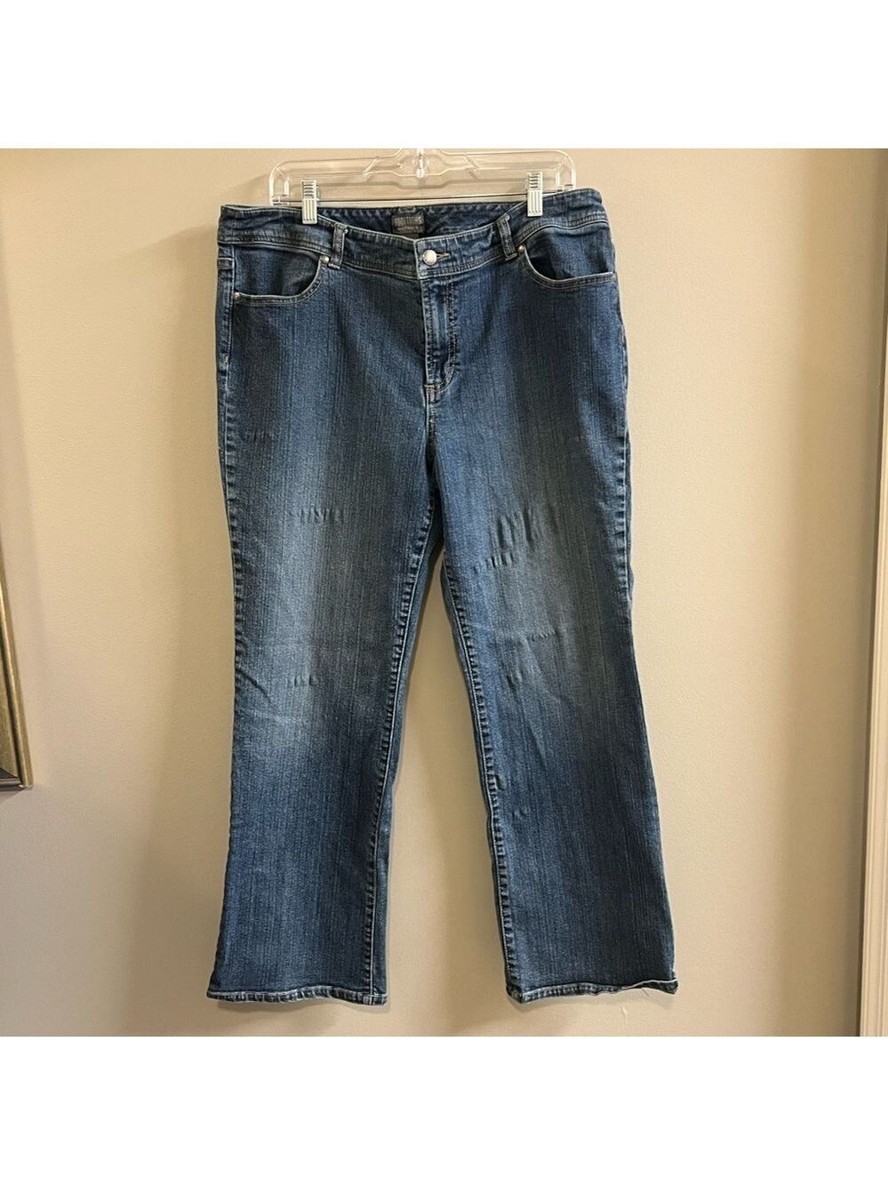 Women's Additions by Chico Lustros SH Jeans Platinum Denim. Size 3 Short 16- XL